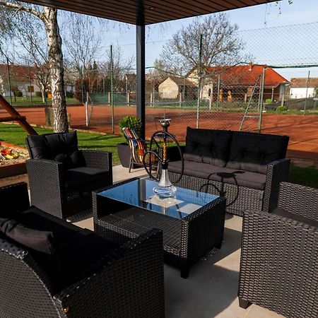 Tennis Guesthouse Ordacsehi Εξωτερικό φωτογραφία