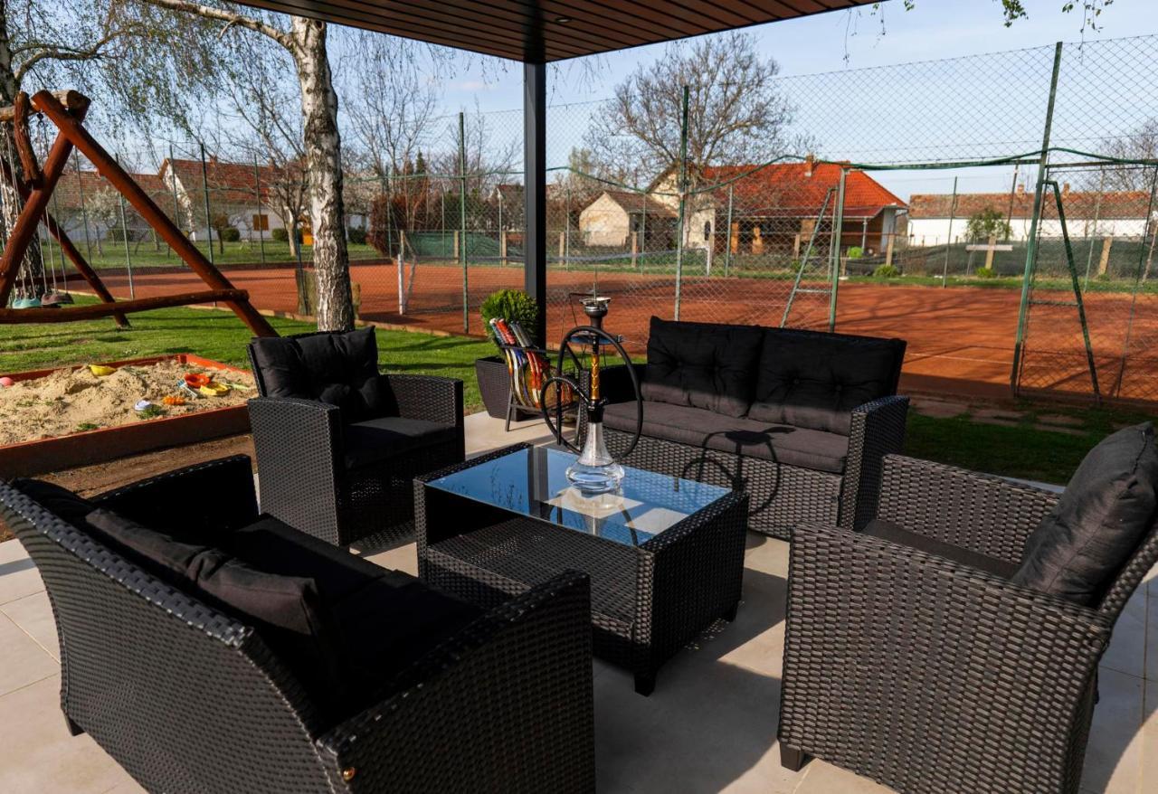 Tennis Guesthouse Ordacsehi Εξωτερικό φωτογραφία